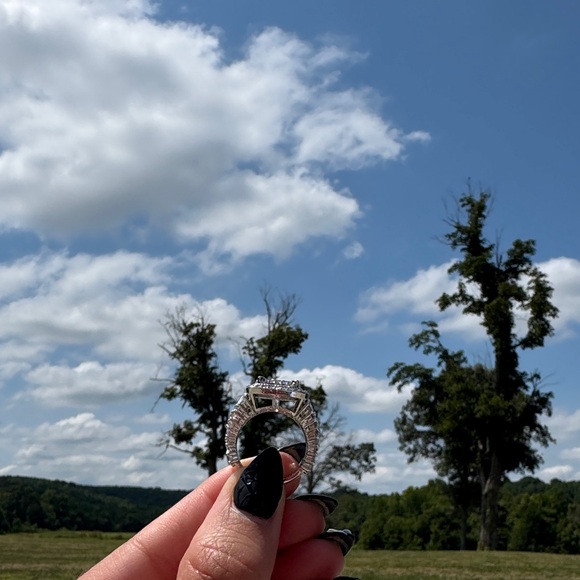 Beautiful ring - Picture 8 of 10